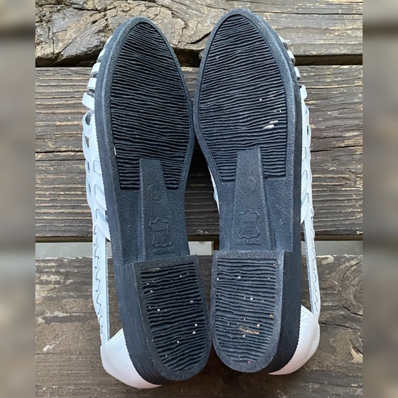 White Huaraches Size 8W (fits like 8M) - Picture 6 of 6